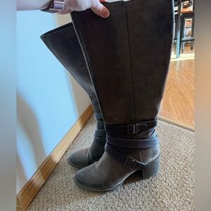 Curfew Knee-high Heeled Boot